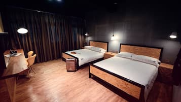 Desk, soundproofing, free WiFi