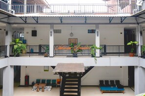 Interior - OYO 617 Sukaraja Residence (Bandung)