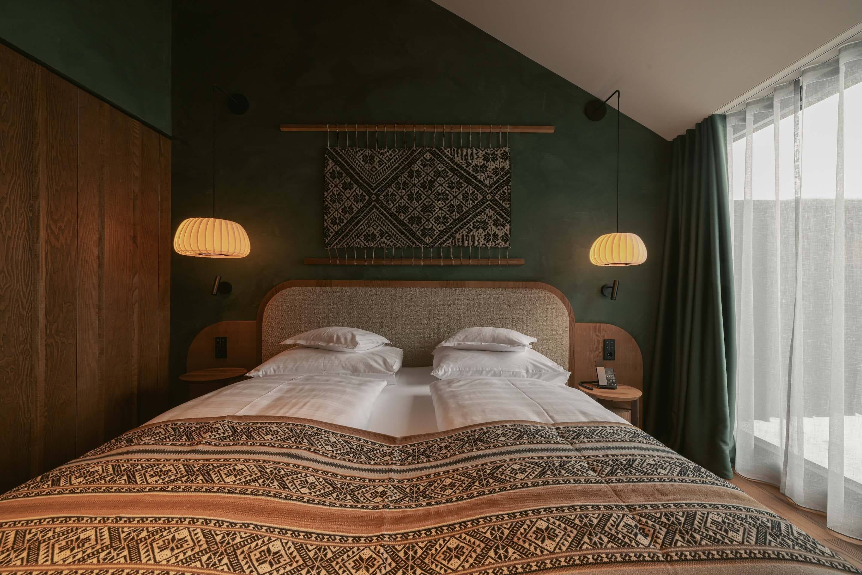 エグゼクティブ スイート バレービュー | 低刺激性寝具、セーフティボックス (室内)、WiFi (無料)、ベッドシーツ