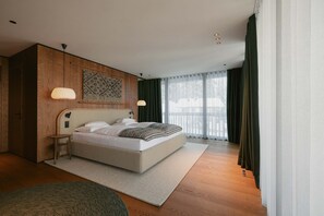 Deluxe Suite, Balcony, City View | Hypo-allergenic bedding, in-room safe, free WiFi, bed sheets - Hotel Kristberg - New opening Dezember 2025 (Lech am Arlberg)