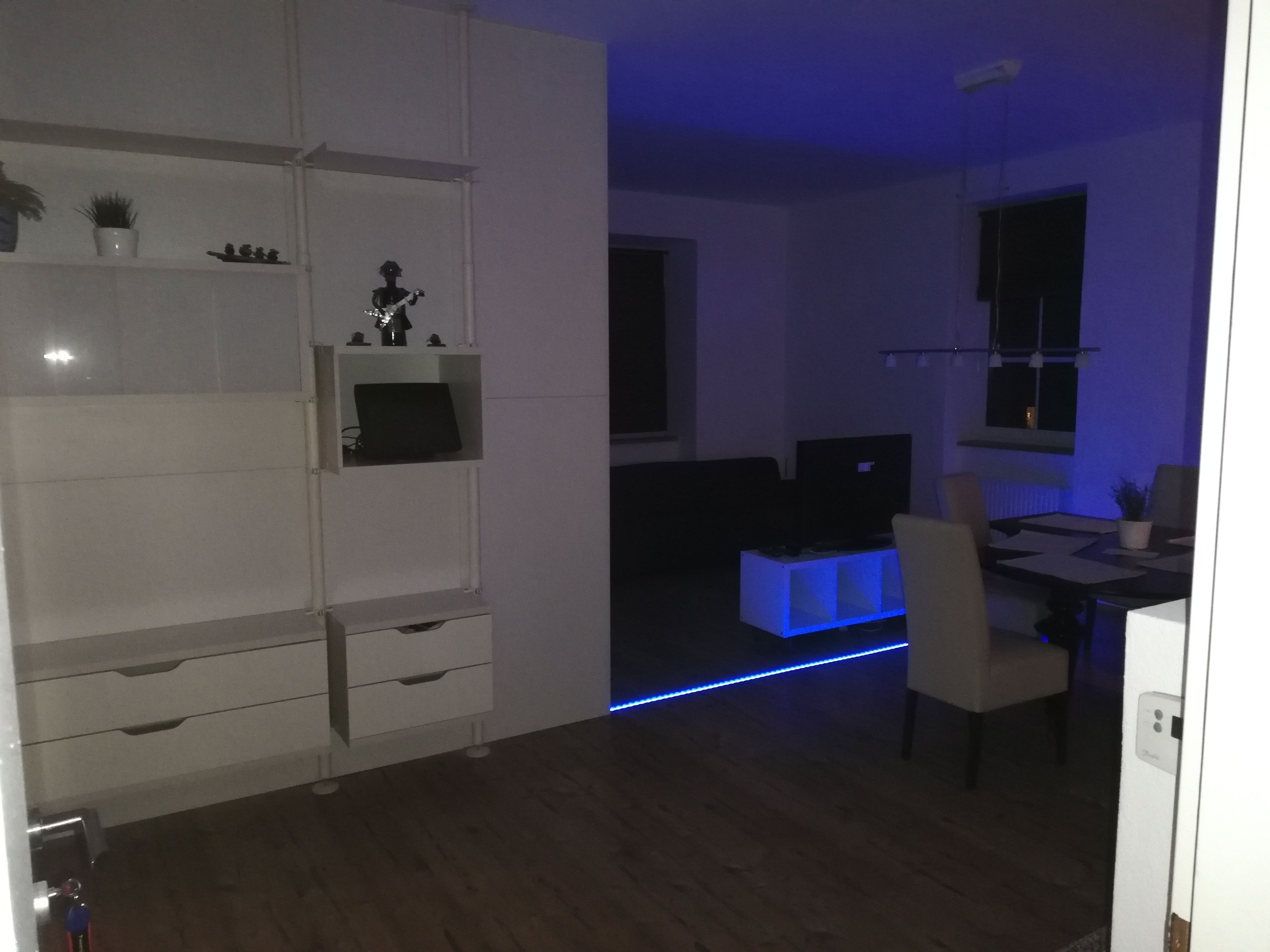 คอมฟอร์ทอพาร์ทเมนท์, ซาวน่า | ห้องพักตกแต่งอย่างมีเอกลักษณ์, ตกแต่งพิเศษโดยเฉพาะ, โต๊ะทำงาน