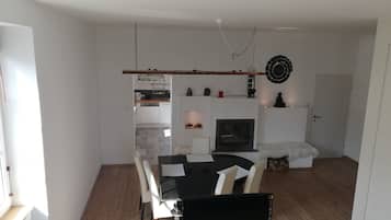 Comfort-huoneisto, sauna | Olohuone | LED-televisio, maksullisia elokuvia