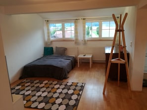 Apartment | Living room | LED TV, pay movies - Apartment Heiligenkreuz (Micheldorf in Oberoesterreich)