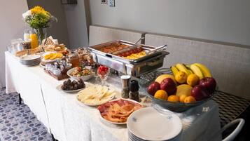 Petit déjeuner composé de spécialités régionales compris tous les jours