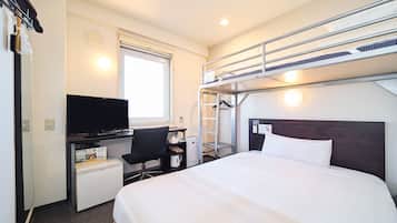 Escritorio, cortinas blackout y wifi gratis