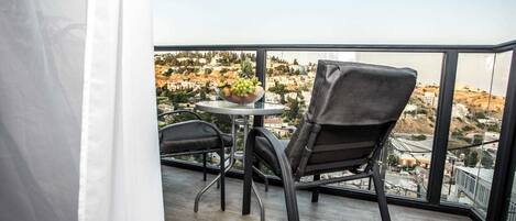 Basic Apartment | Terrace/patio