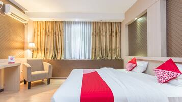 Deluxe Double Room | Laptop workspace, free WiFi, bed sheets