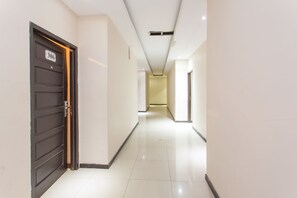 Hallway - OYO 663 Hotel Sejati (Balikpapan)