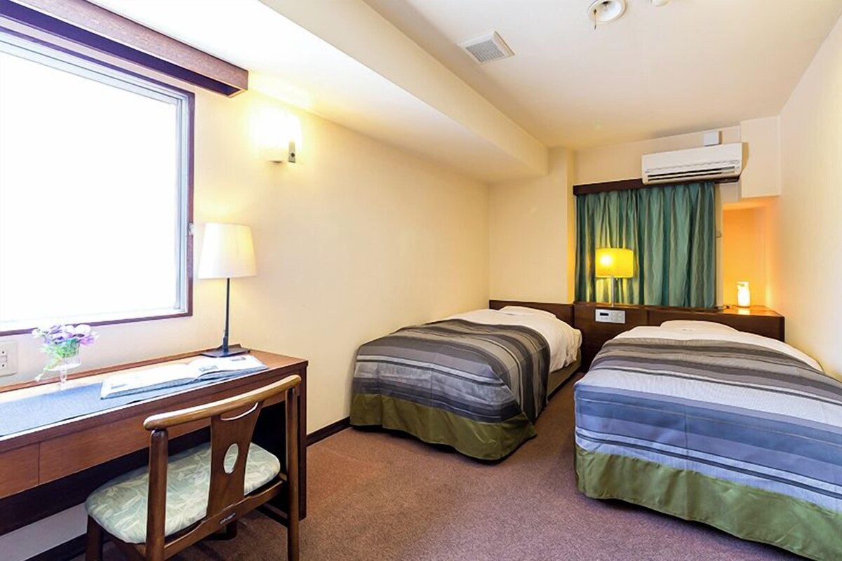 Twin Room Smoking