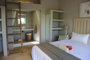 House, 4 Bedrooms | 4 bedrooms, free WiFi, bed sheets