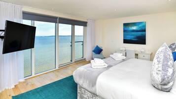 Luxury Duplex | 4 bedrooms, premium bedding, individually furnished, soundproofing