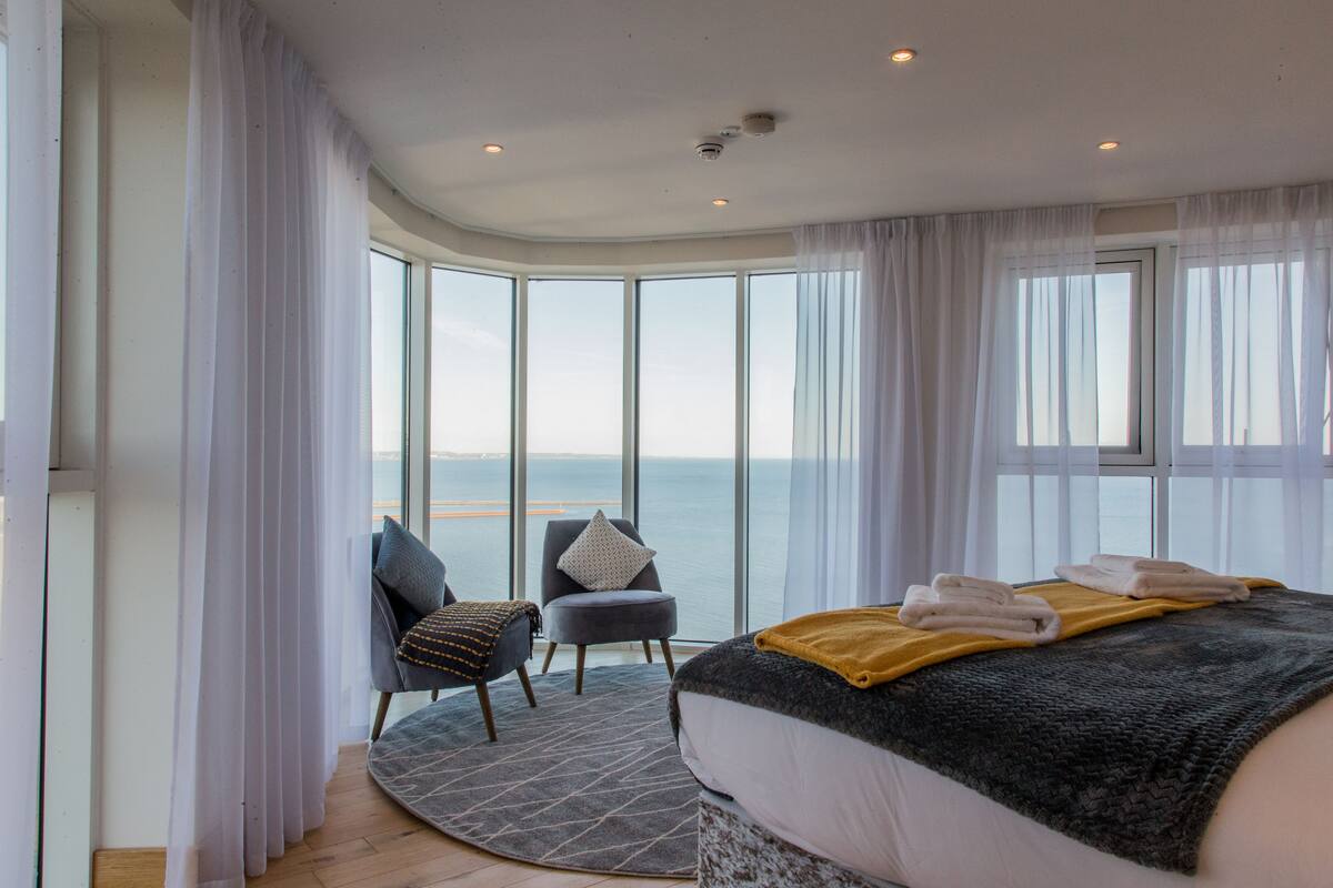 Panoramic Penthouse, 4 Bedrooms, Sea View | 4 bedrooms, premium bedding, soundproofing, iron/ironing board