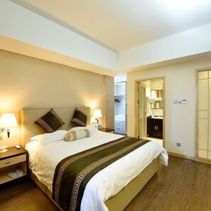 Classic Suite | Iron/ironing board, rollaway beds, free WiFi, bed sheets - Beijing Golden Bay Residence (Beijing)