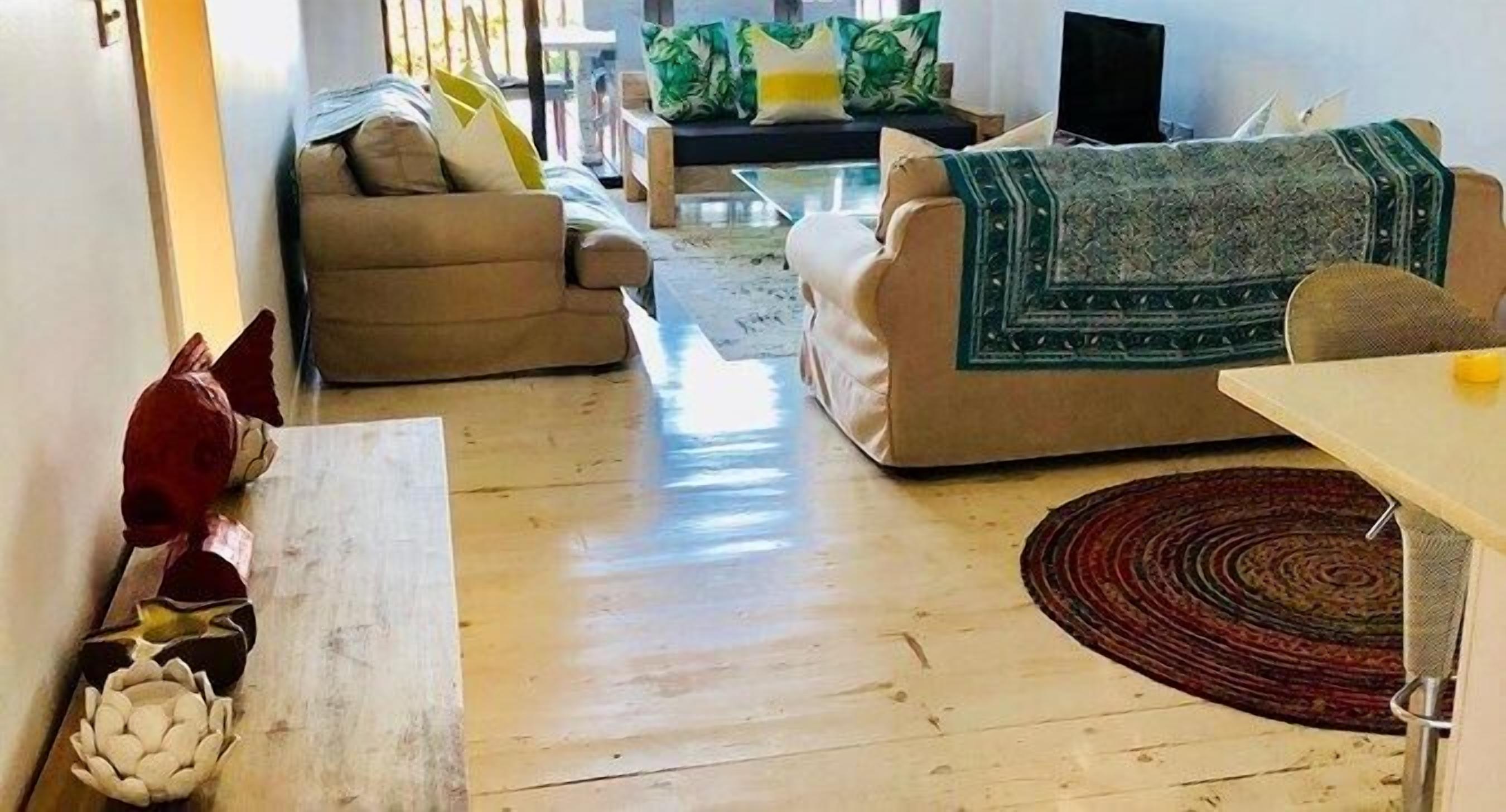 House, 4 Bedrooms | Living area | Flat-screen TV