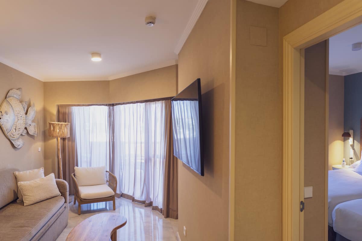 1 chambre, bureau, rideaux occultants, chambres insonorisées