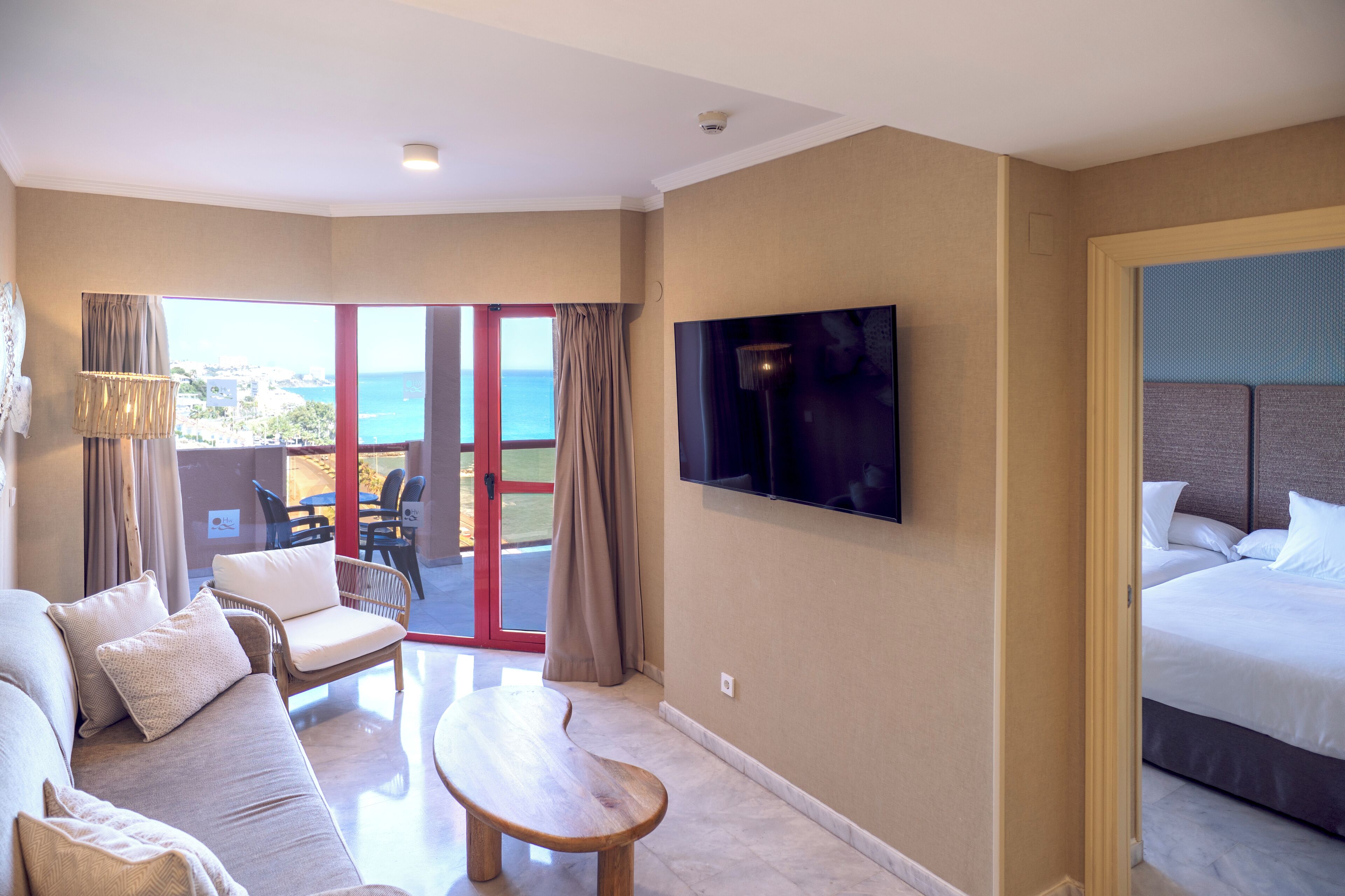 Junior-Suite, Meerblick | 1 Schlafzimmer, Schreibtisch, Verdunkelungsvorhänge