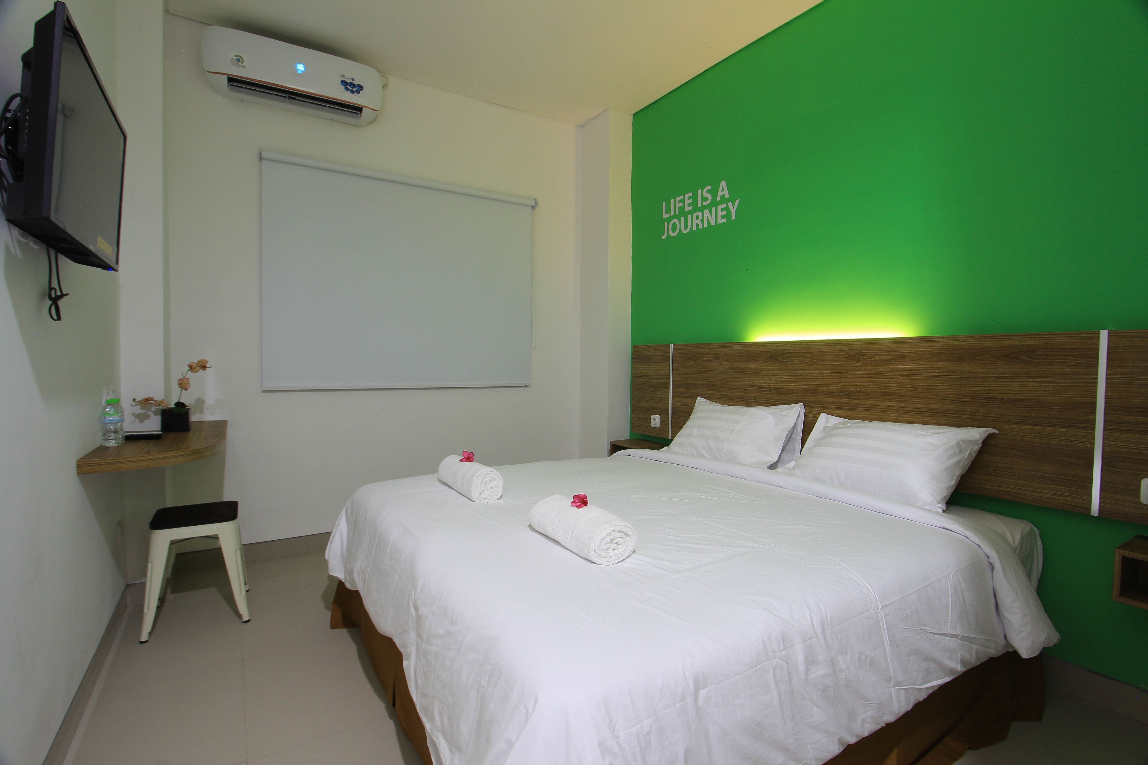 Superior Double Room | Desk
