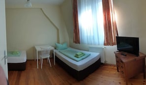Triple Room | Free WiFi - Gästehaus zu Herrenwiesen (Heidelberg)