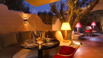 Spécialités Cuisine locale et internationale