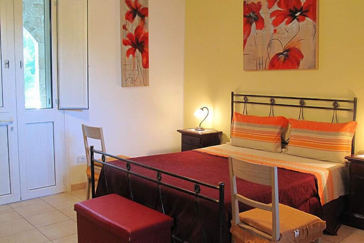 Chambre triple, vue sur le jardin | Bureau, rideaux dâobscurcissement, systĂšme dâinsonorisation