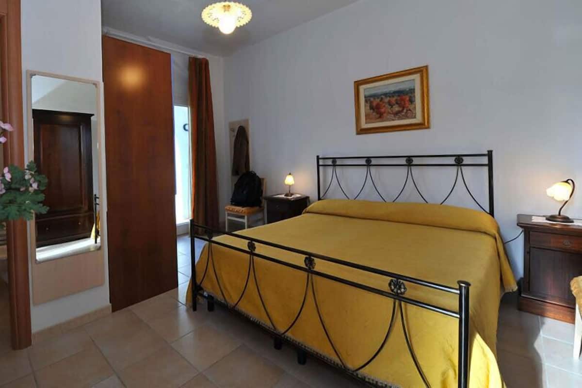 Chambre Deluxe double, 1 grand lit, balcon | Bureau, rideaux dâobscurcissement, systĂšme dâinsonorisation