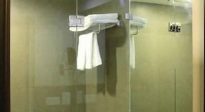 Shower, free toiletries