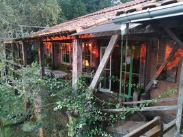 Televisión LED 27 pulgadas con canales de televisión vía satélite