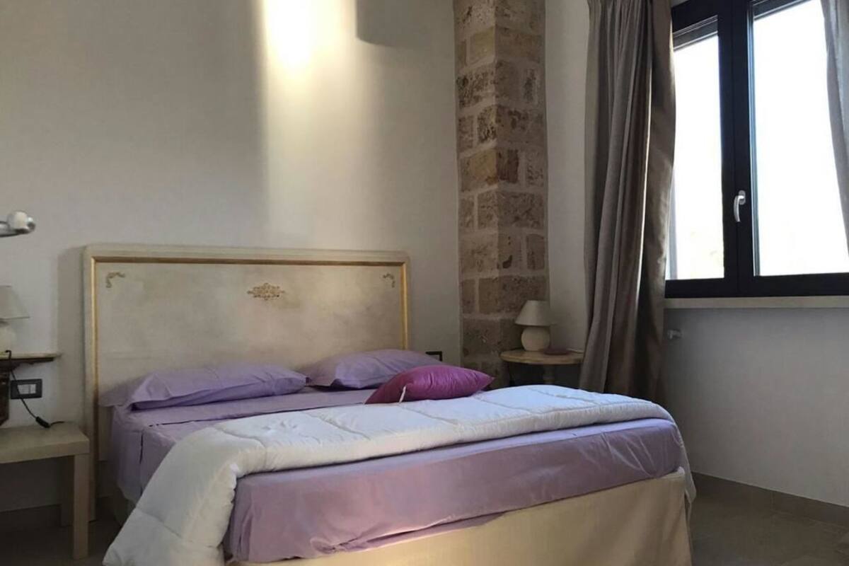 Habitación doble clásica, 1 cama Queen size, vista al jardín | Ropa de cama de alta calidad y edredón