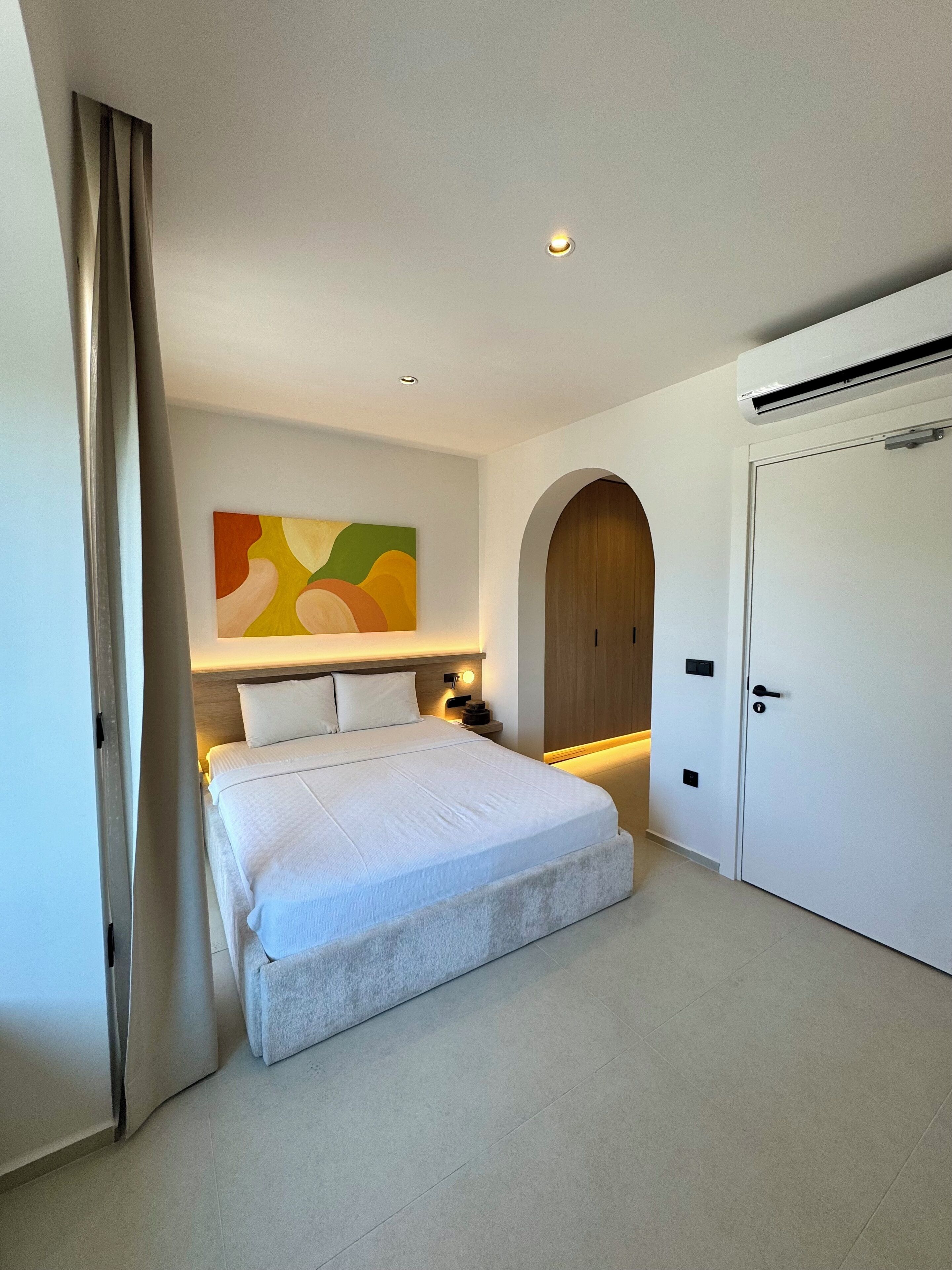 superior triple room, city view | 1 bedroom, minibar, desk, laptop workspace