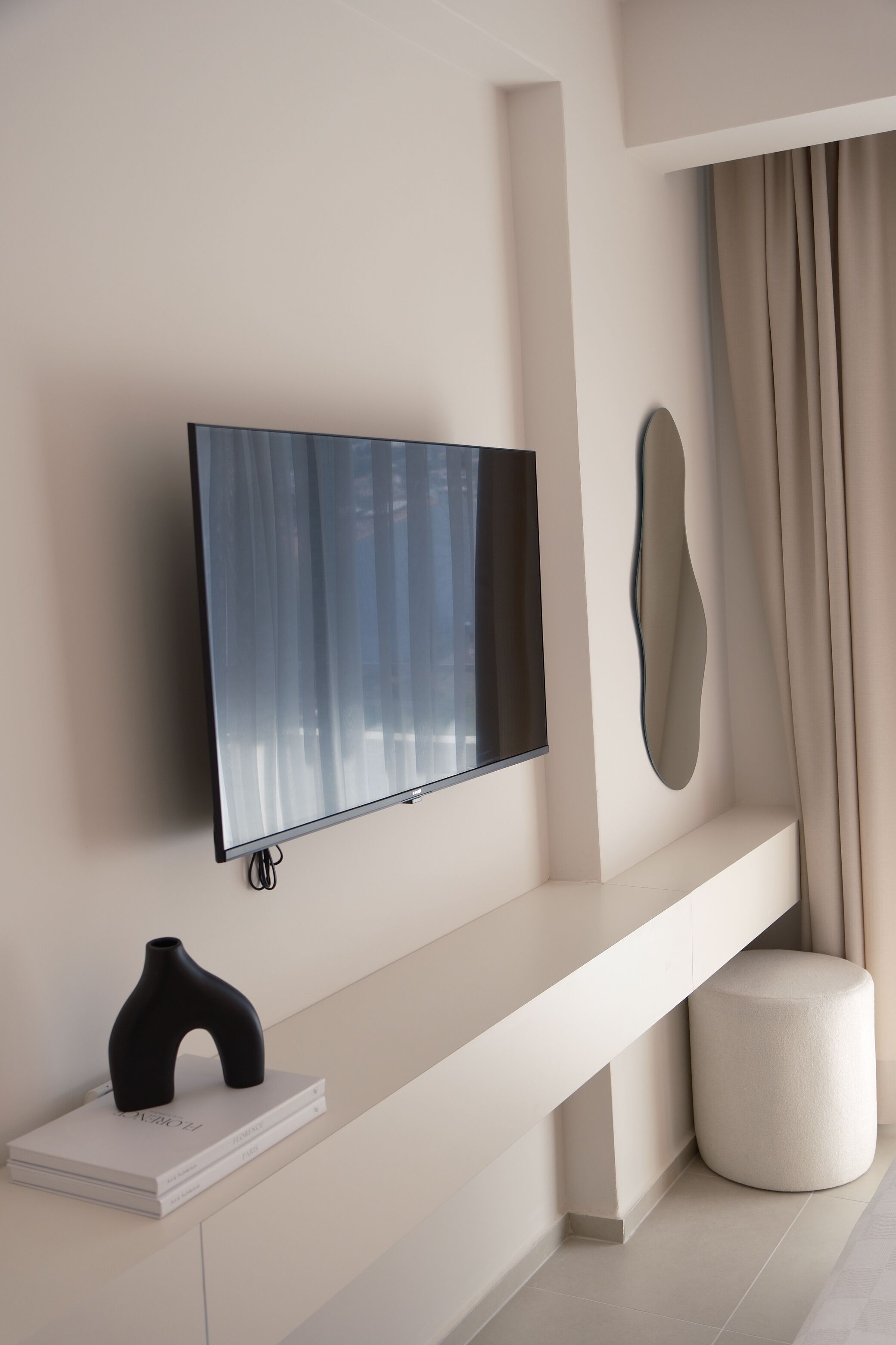 standard double room, partial sea view | 1 bedroom, minibar, desk, laptop workspace