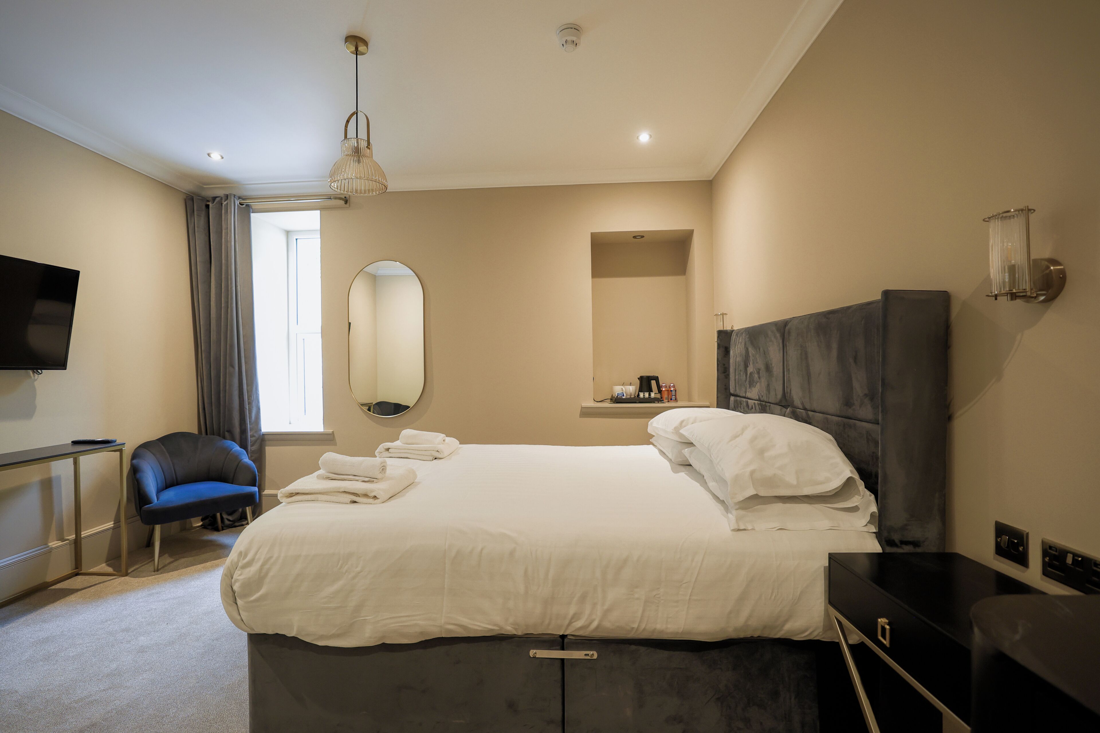 Iron/ironing board, free WiFi, bed sheets