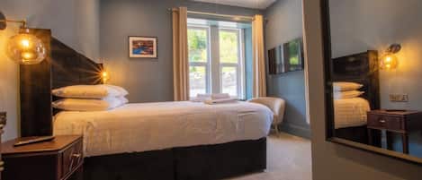 Camera Comfort, 1 letto king | Ferro/asse da stiro, Wi-Fi gratuito, lenzuola