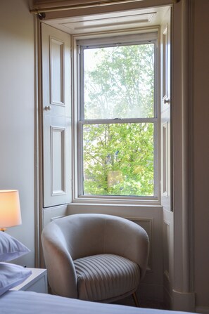Quarto casal básico, 1 cama de casal | Ferros/tábuas de passar roupa, Wi-Fi de cortesia, roupa de cama