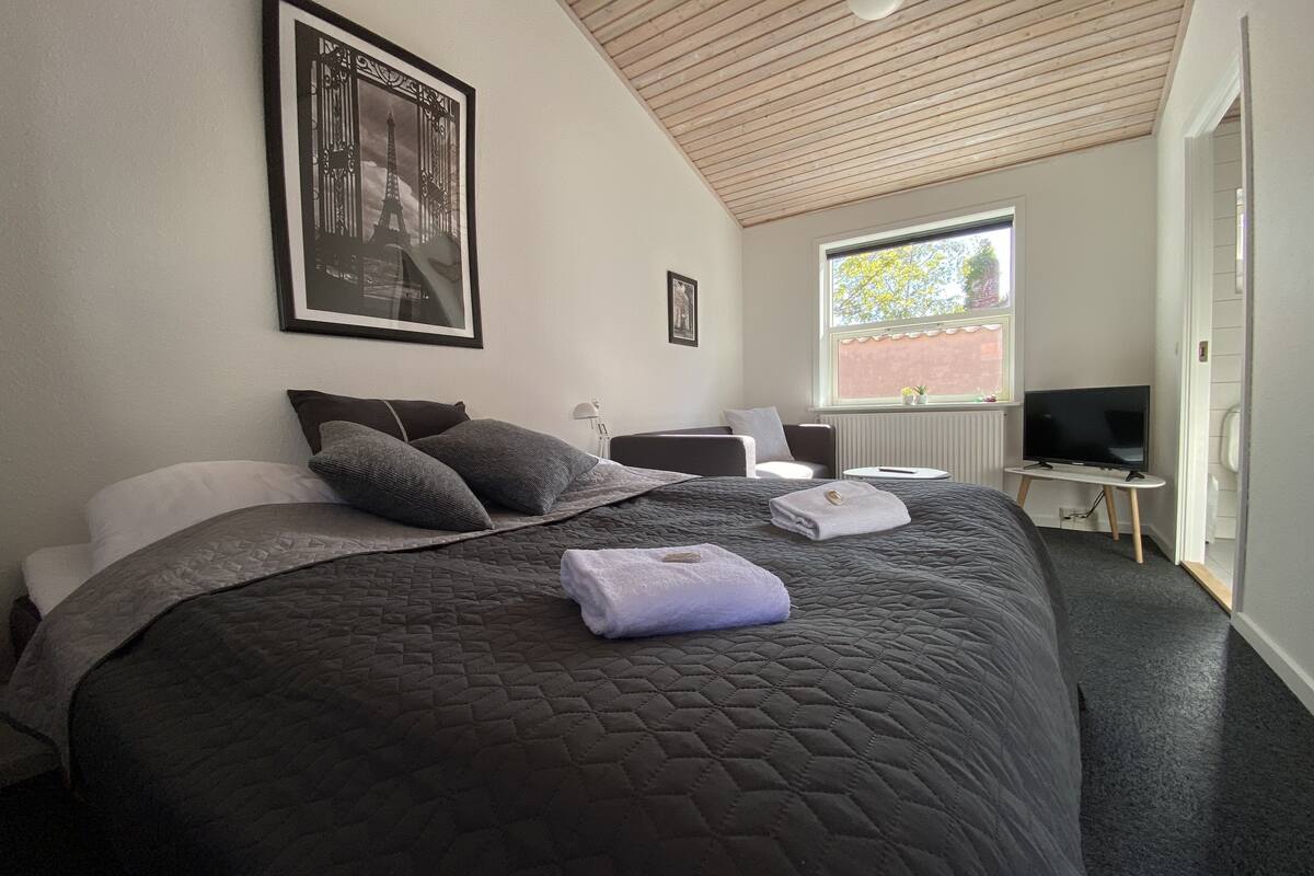 standard room | free wifi, bed sheets, wheelchair access