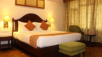 Executive Classic Room | 1 bedroom, premium bedding, in-room safe, desk