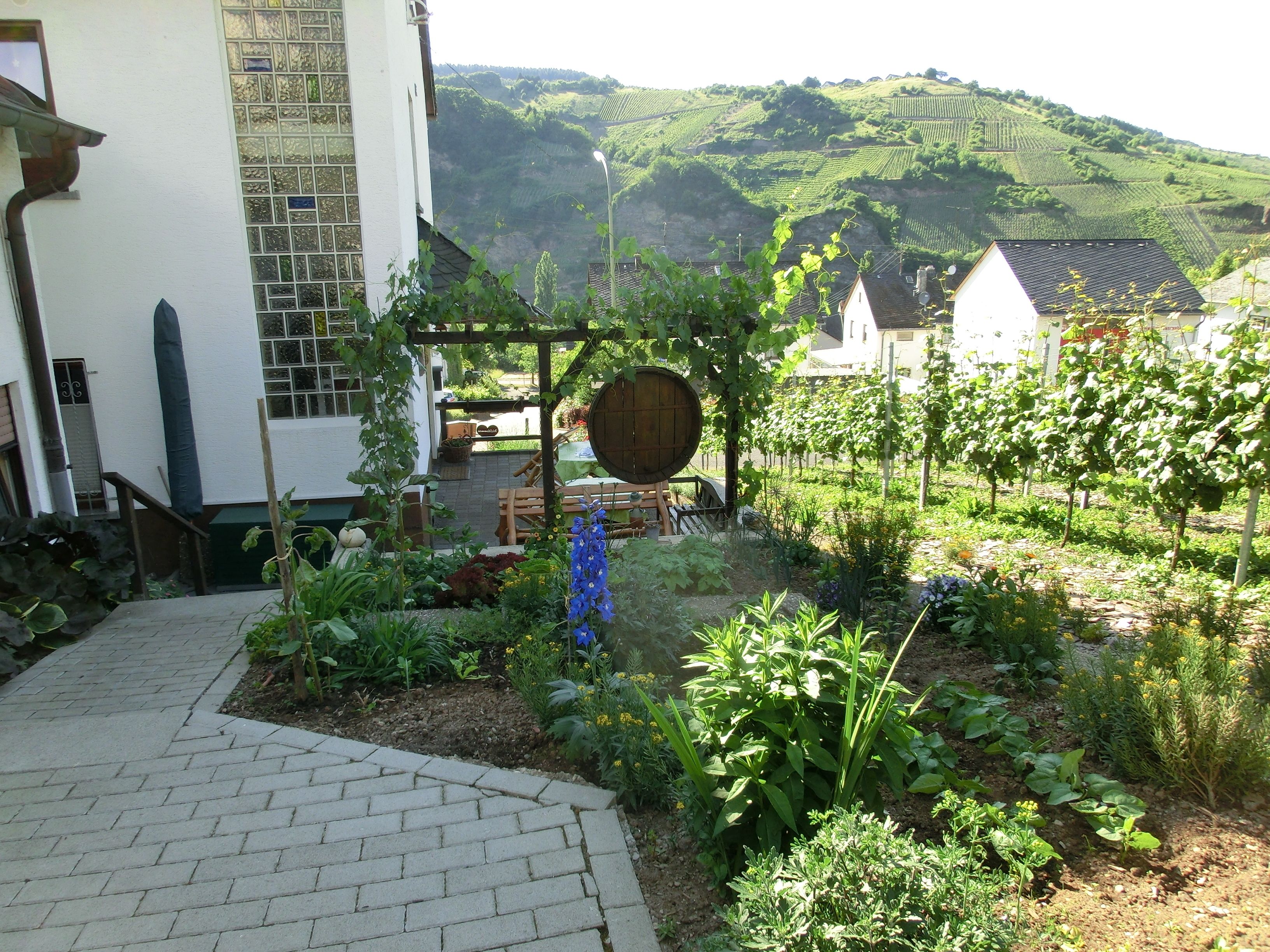 المنشأة من الخارج