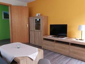 Apartment, 1 Bedroom, Terrace | Living area | Flat-screen TV - Ferienwohnung Rivaner (Burg)