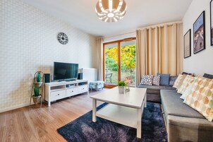 公寓 (Armii Krajowej 133A/14) | 起居区 | 30-英寸纯平电视（配备有线频道）