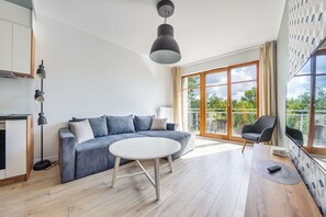 아파트 (55L/15) | 거실 공간 | 평면 TV