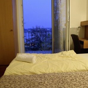 Desk, free cots/infant beds, free WiFi