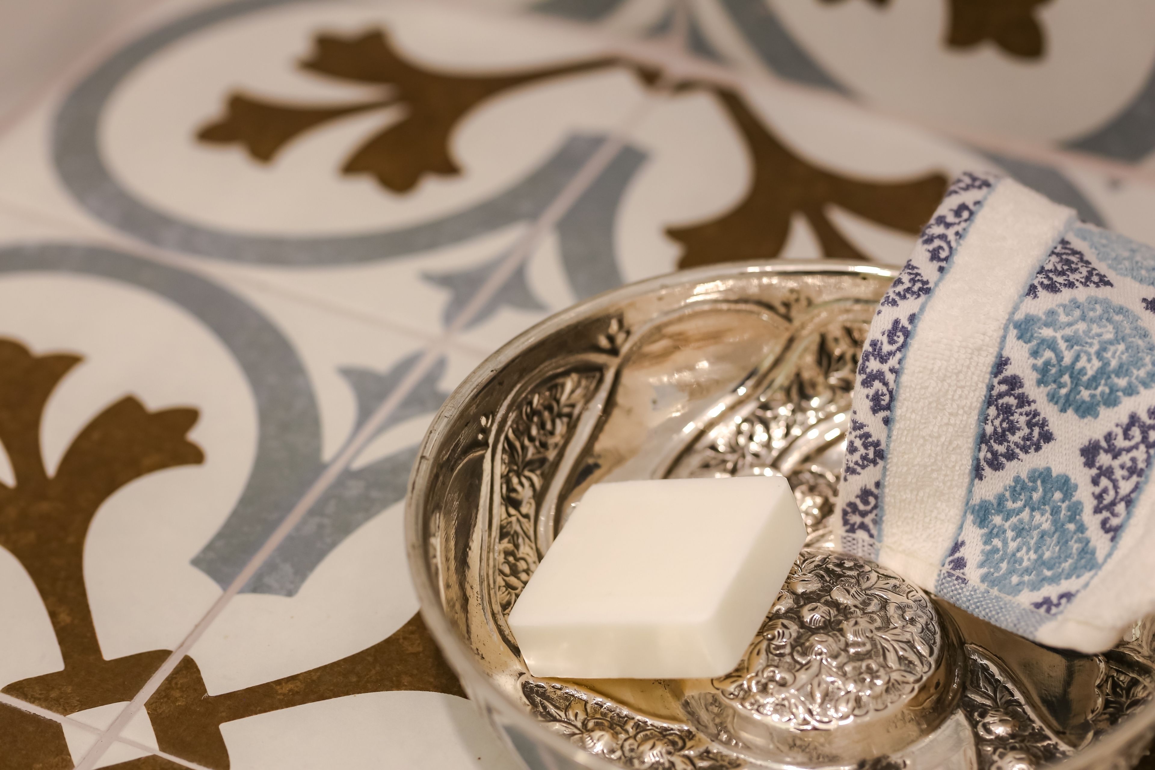 shower, free toiletries, hair dryer, slippers