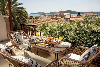 Cunda Tas Otel By Taze