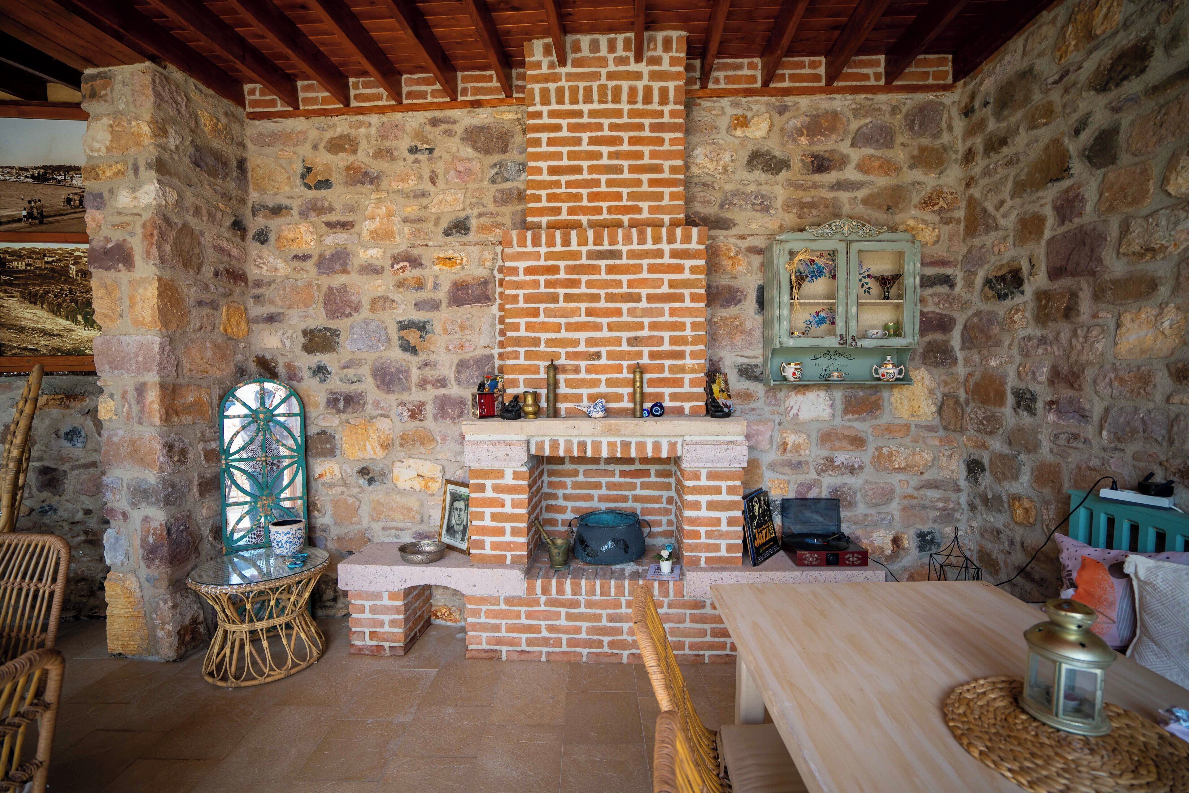 free daily full breakfast