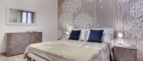 Apartment, 2 Bedrooms | 2 bedrooms, iron/ironing board, cribs (surcharge), WiFi (free)