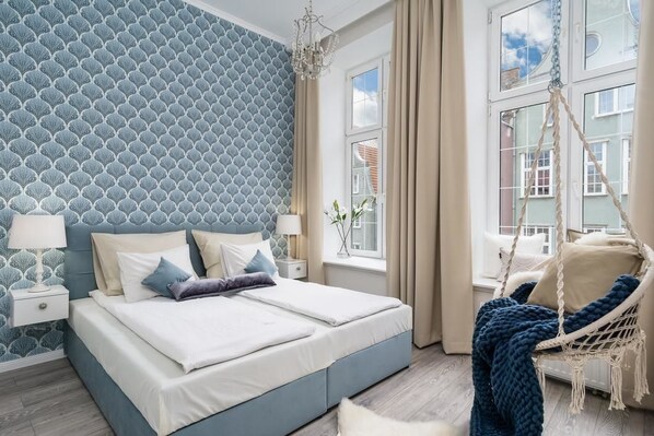 Iron/ironing board, free WiFi, bed sheets