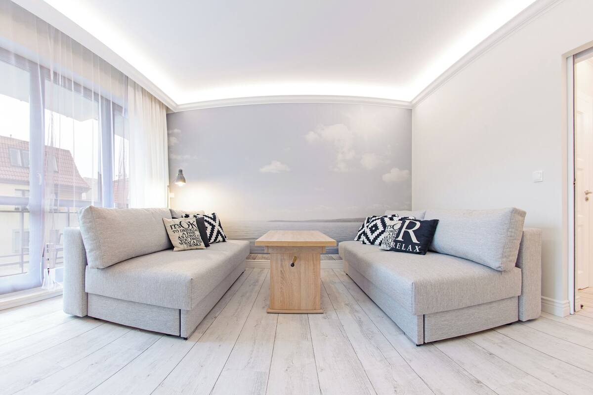 Apartment (51C) | Living area | Flat-screen TV, table tennis