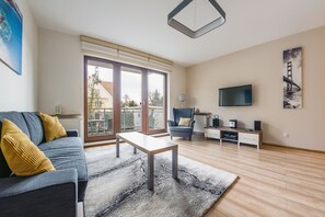 Apartment (C9)