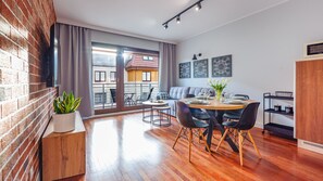Apartament (50 C) | Living area | Flat-screen TV, ping pong - Apartamenty Sun&Snow Sopocka Rezydencja (Sopot)