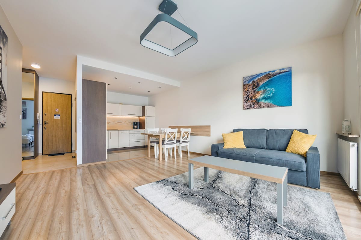 Apartment (C9) | 2 bedrooms, individually decorated, individually furnished