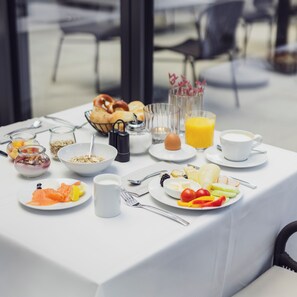 Tägliches inbegriffenes Frühstücksbuffet